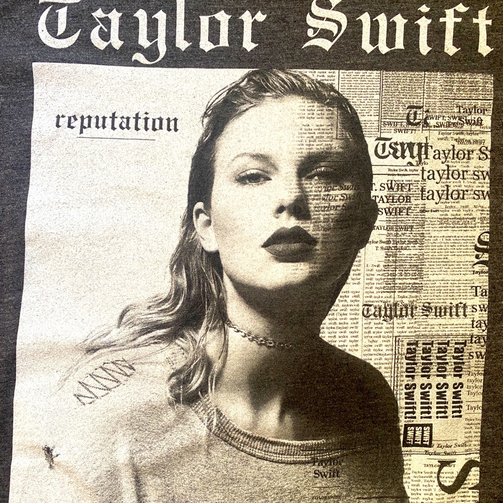 Taylor Swift Reputation Stadium Tour Shirt Medium